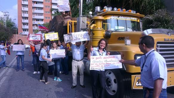 Trabajadores de El Impulso reciben y agradecen el envío de papel